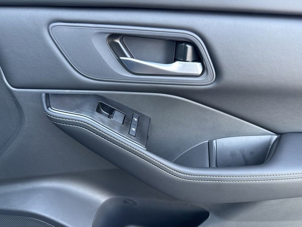 New 2026 Nissan Rogue SV FWD image 17