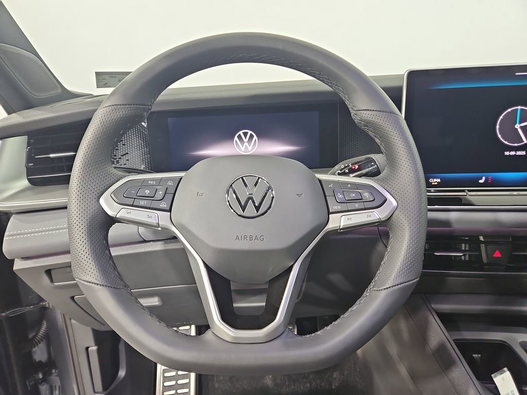 New 2026 Volkswagen Tiguan SE R-Line image 14