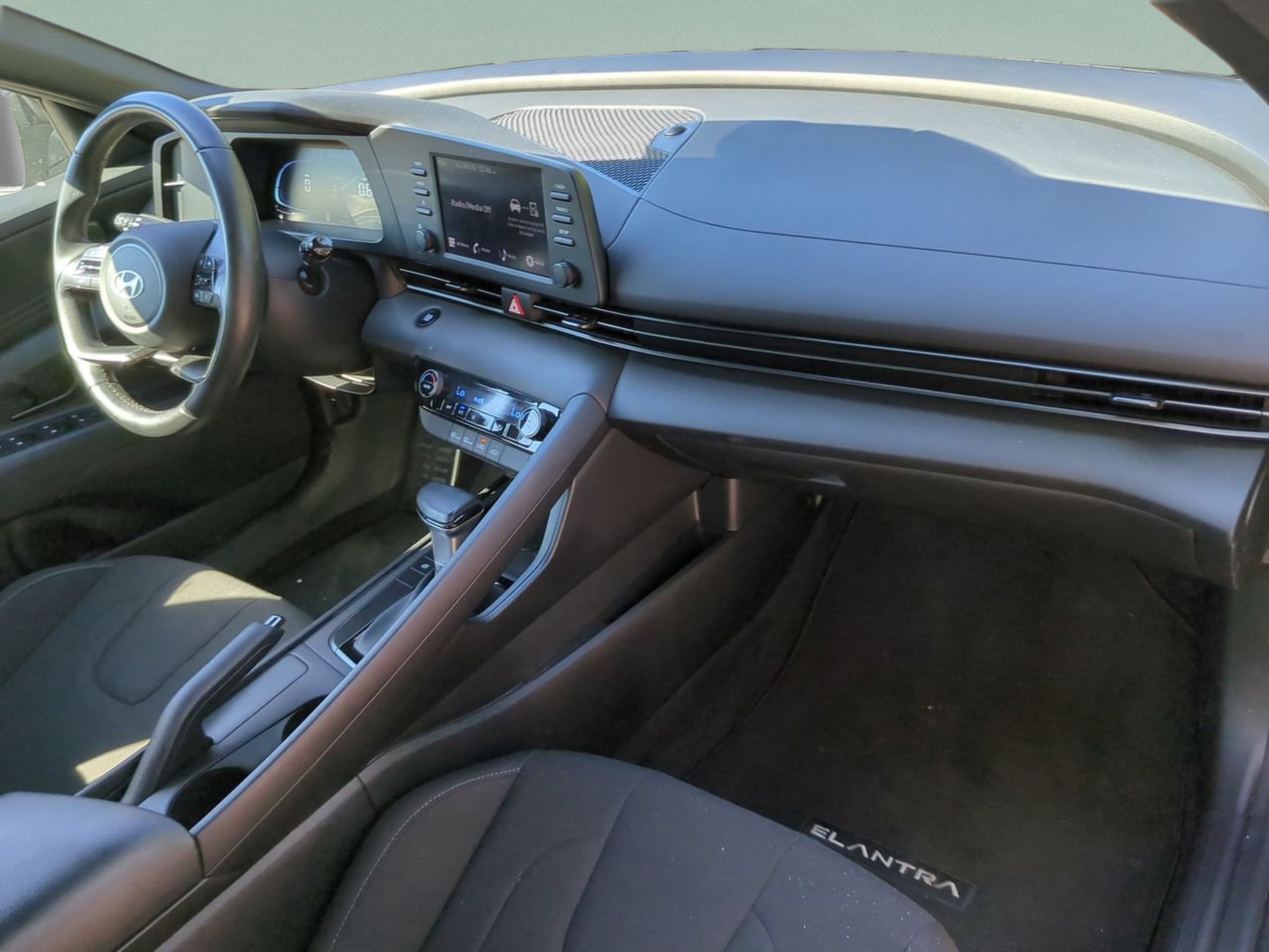 Used 2025 Hyundai Elantra Sport FWD image 20