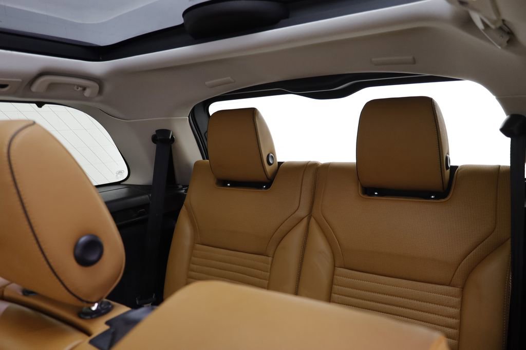 Used 2017 Land Rover Discovery HSE Luxury image 16