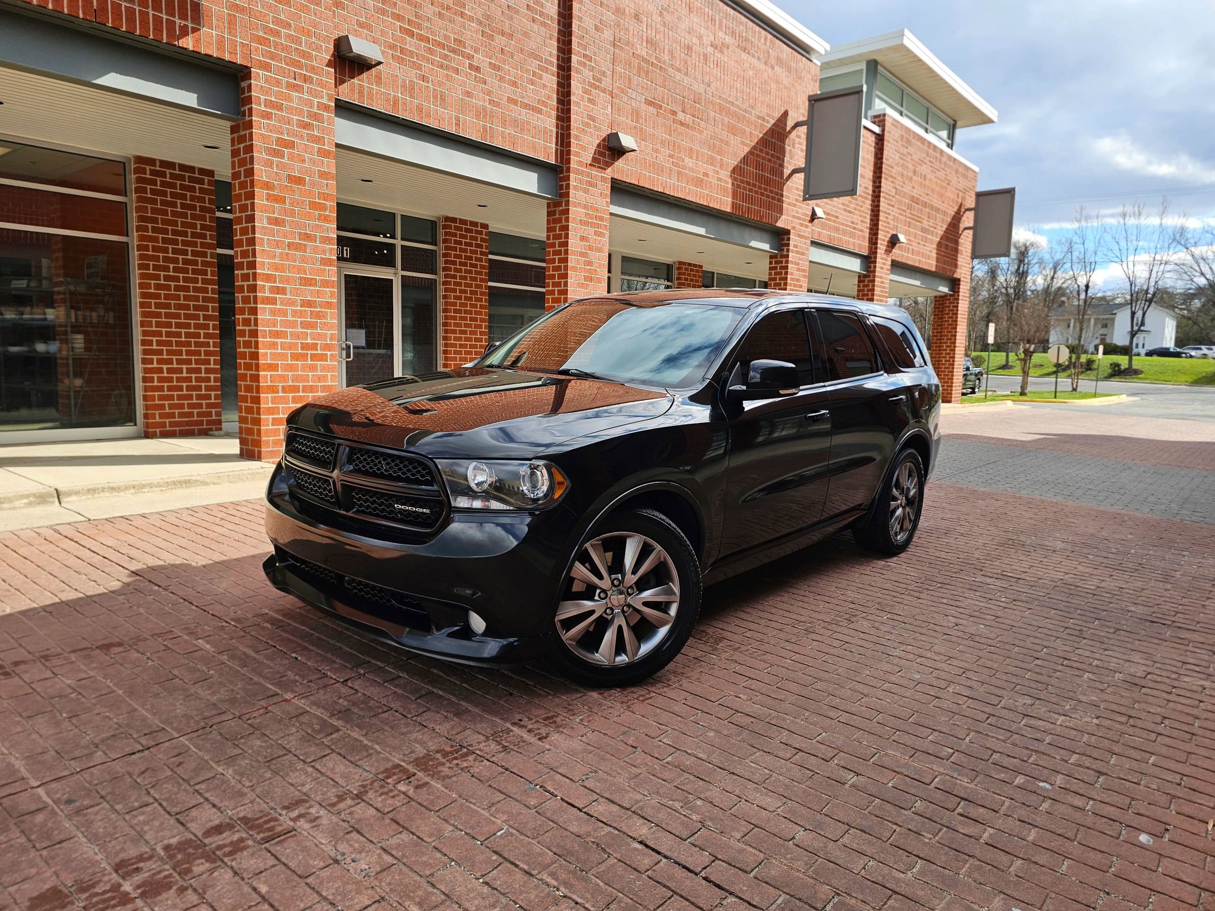 Used 2012 Dodge Durango R/T w/ Leather Interior Group AWD/4WD image 3