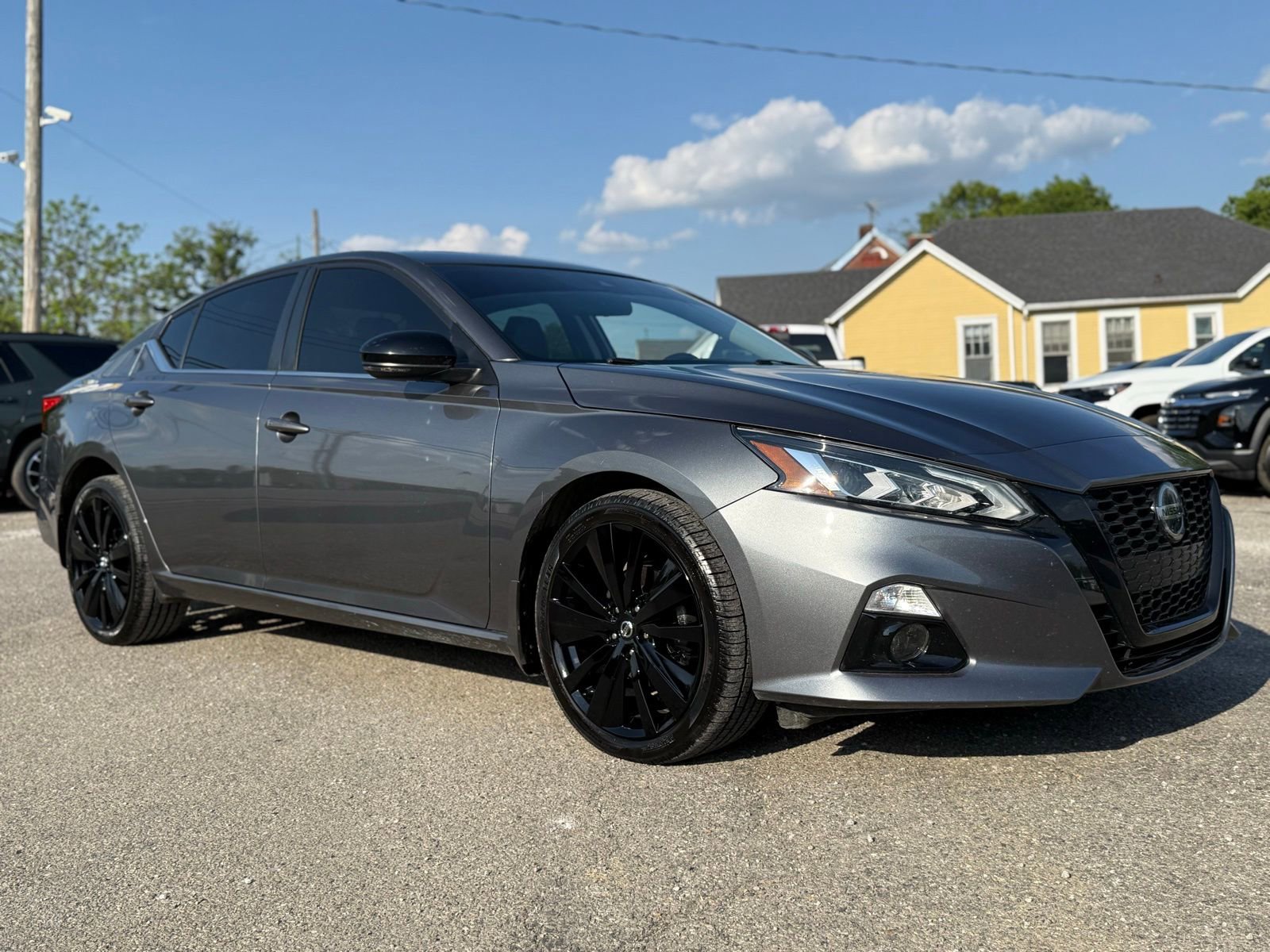 Used 2022 Nissan Altima 2.5 SR w/ Midnight Edition Package AWD/4WD image 12