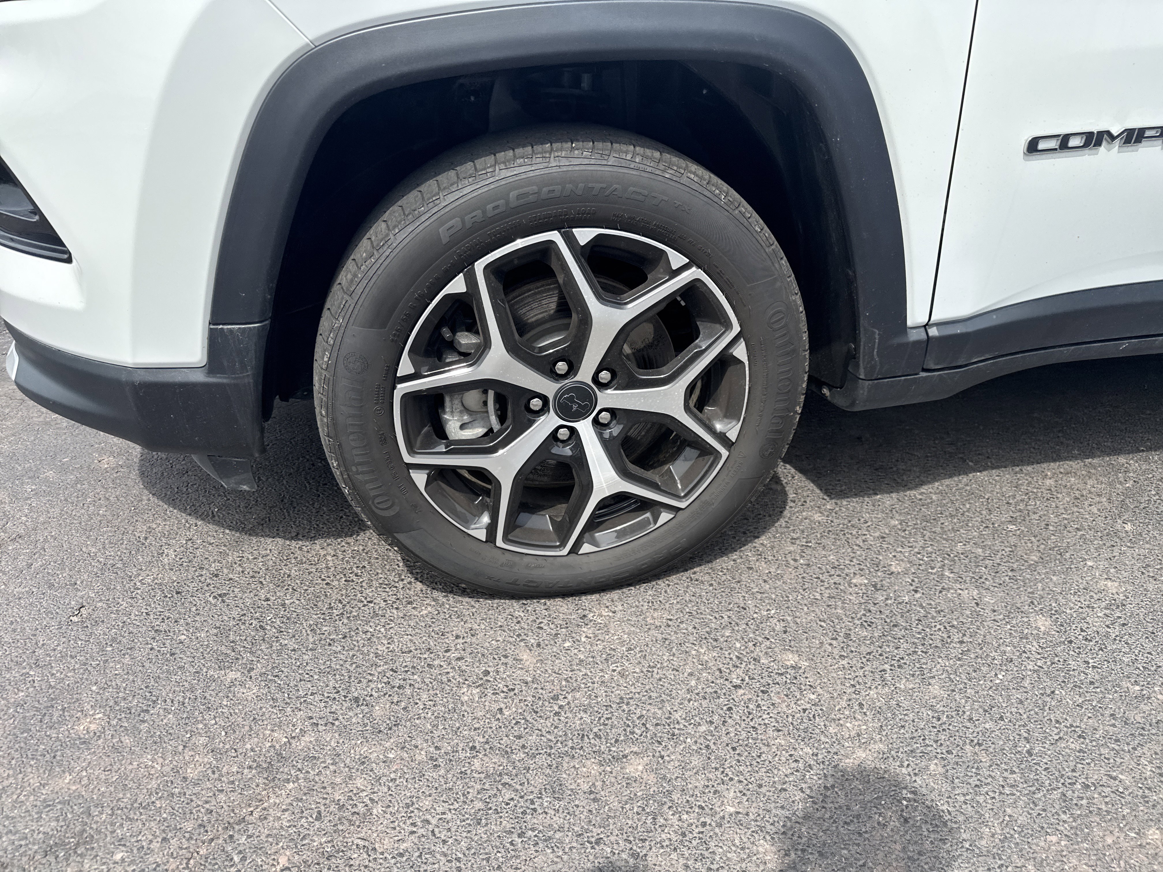 Used 2025 Jeep Compass Limited image 11