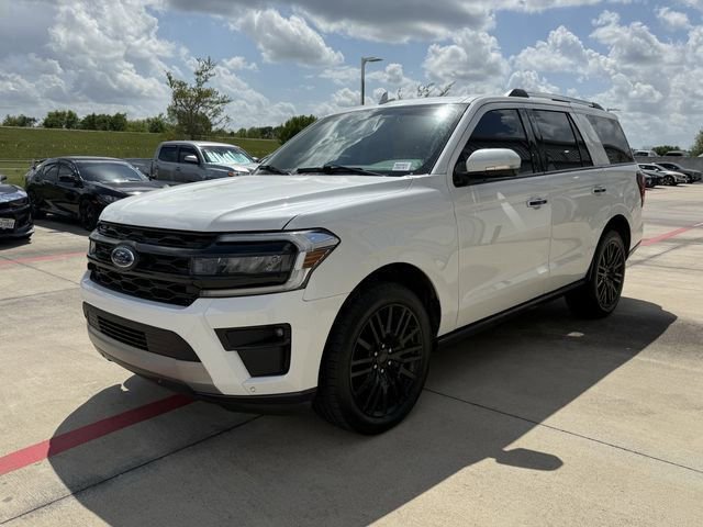 Used 2022 Ford Expedition Limited image 3
