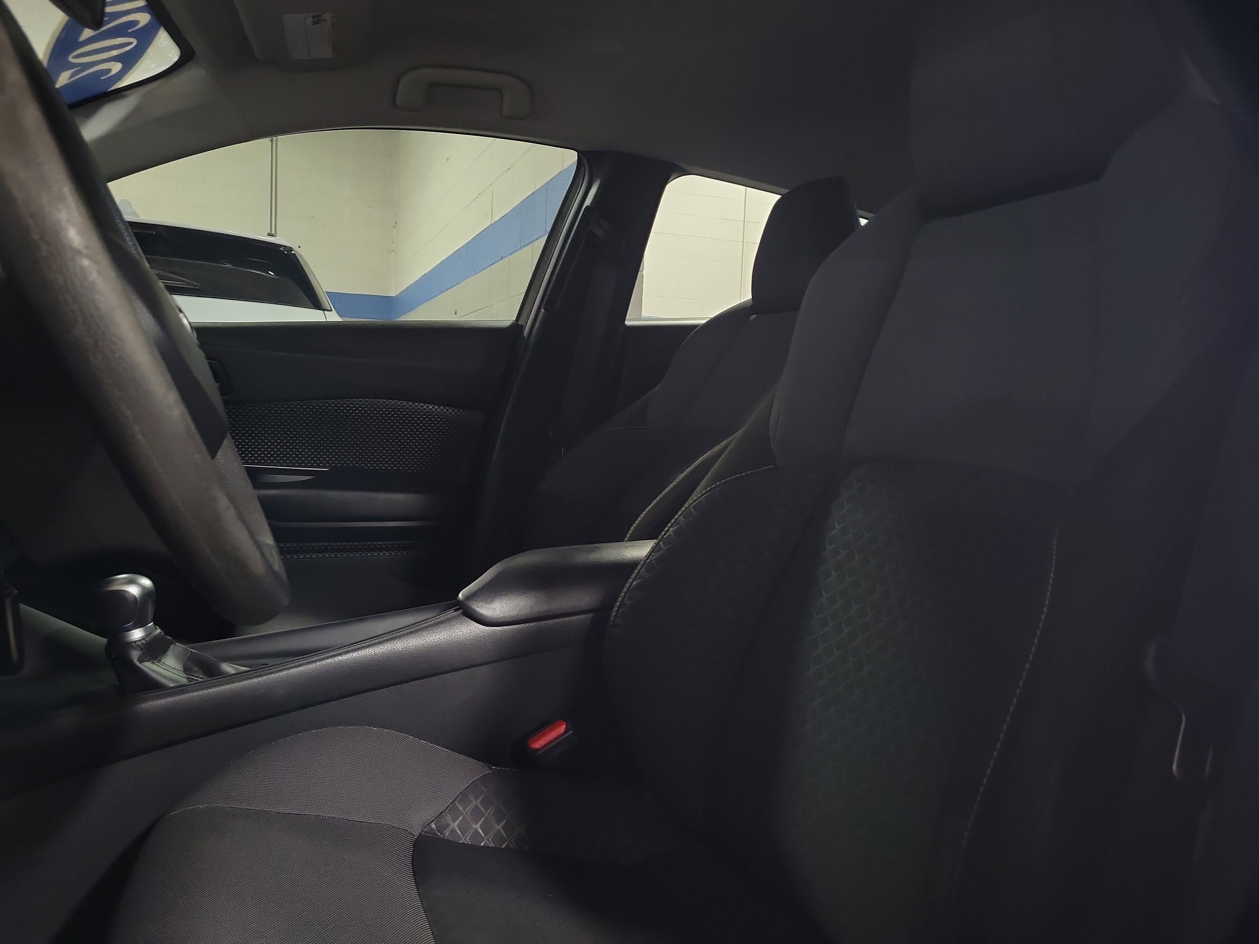 Used 2020 Toyota C-HR LE FWD image 18