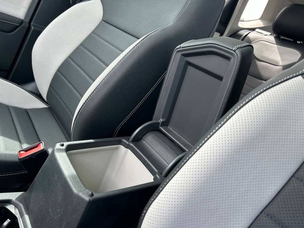 New 2026 Volkswagen Taos SEL AWD/4WD image 40