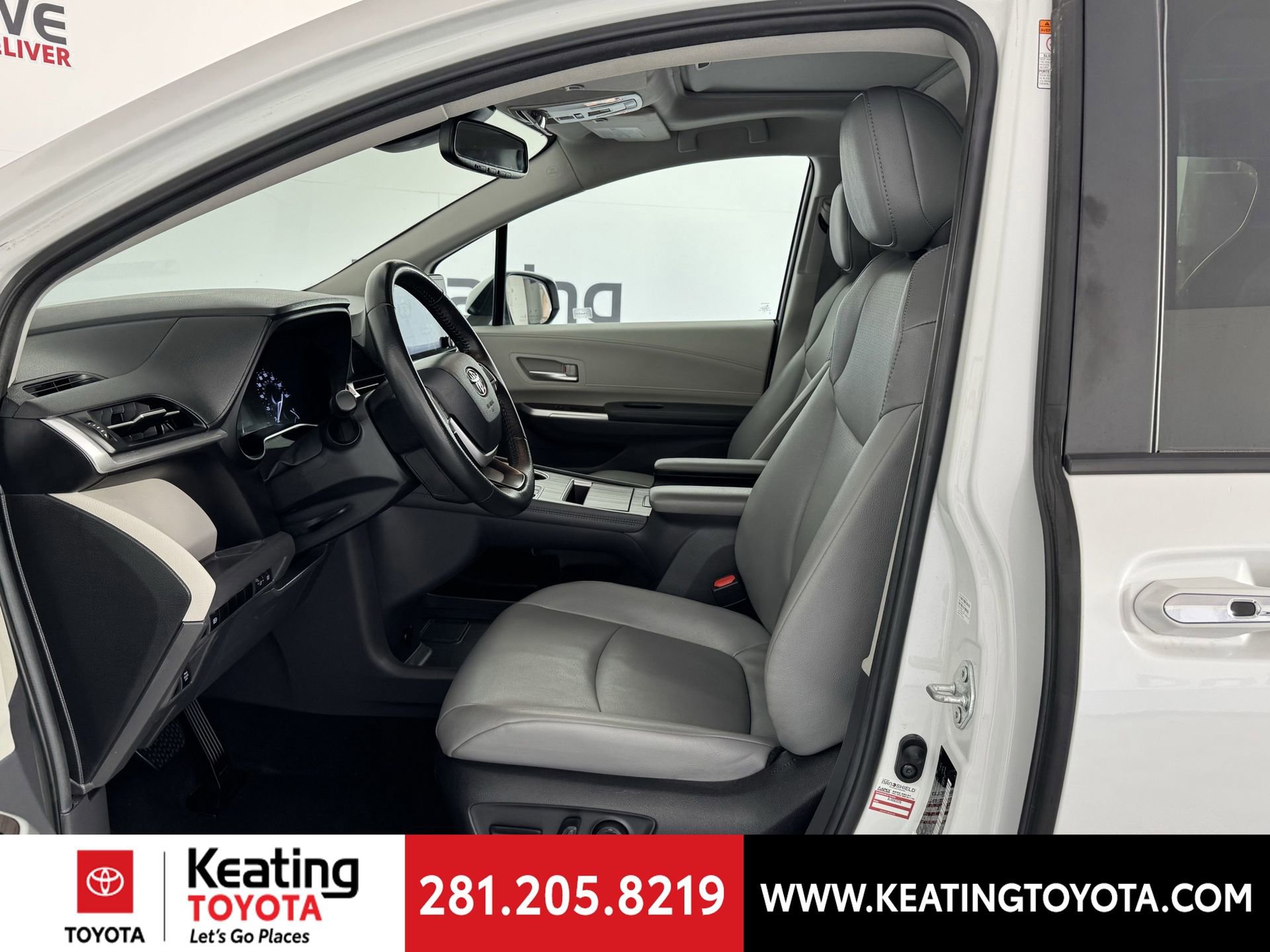 Certified 2024 Toyota Sienna XLE FWD image 16