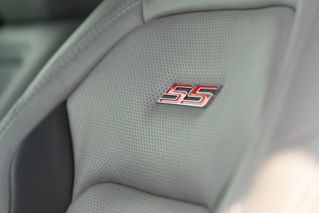 Used 2018 Chevrolet Camaro SS w/ LPO, Ground Effects Package RWD image 26