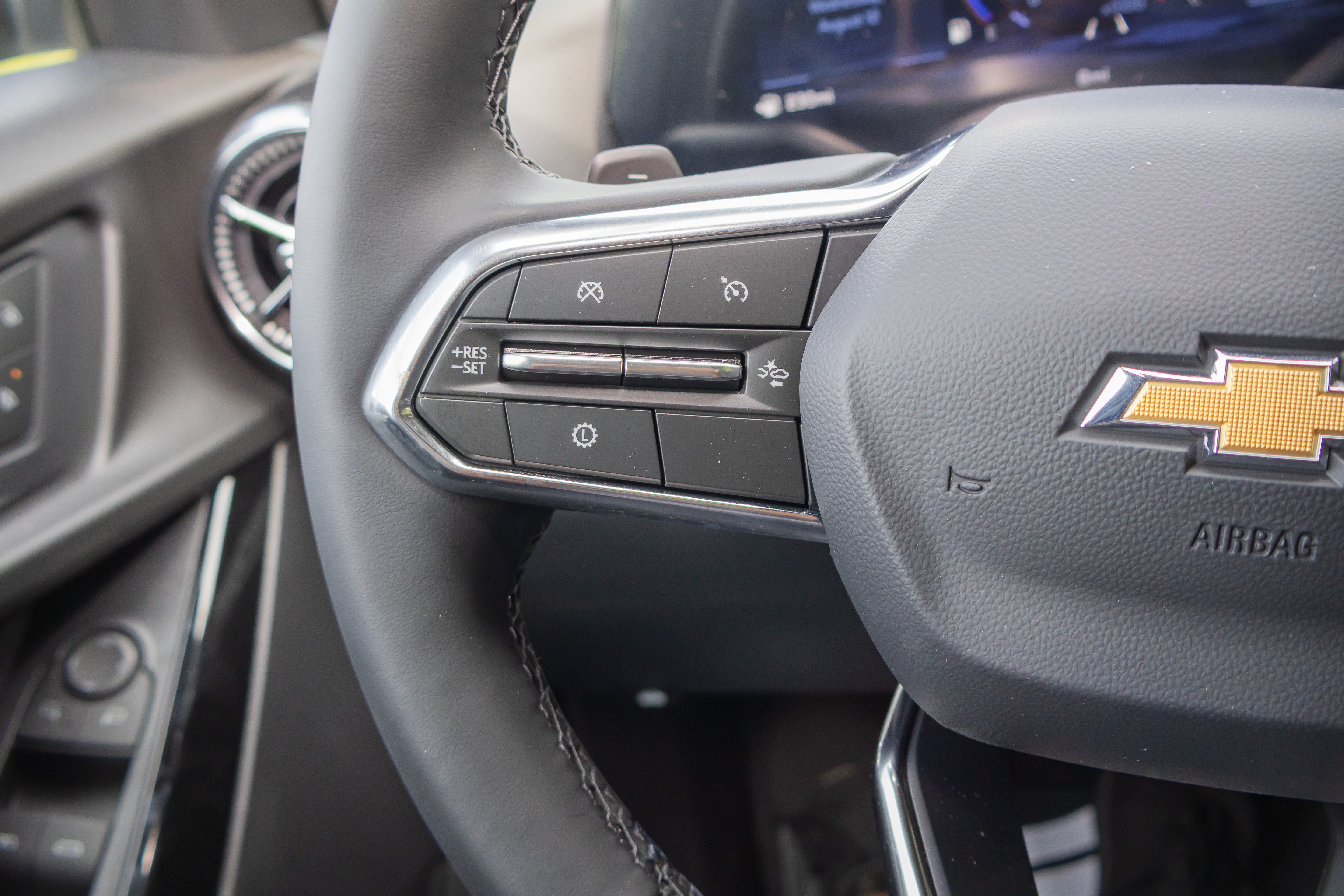New 2027 Chevrolet Equinox LT w/ Safety and Technology Package FWD image 19