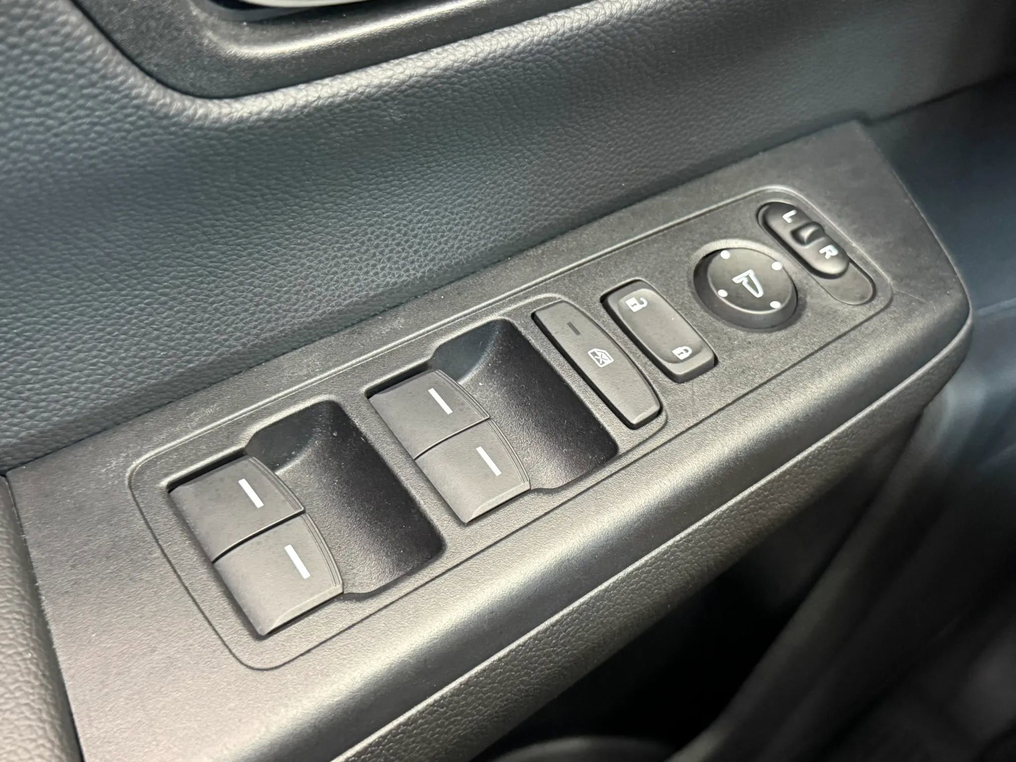 Used 2025 Honda CR-V Sport-L image 21