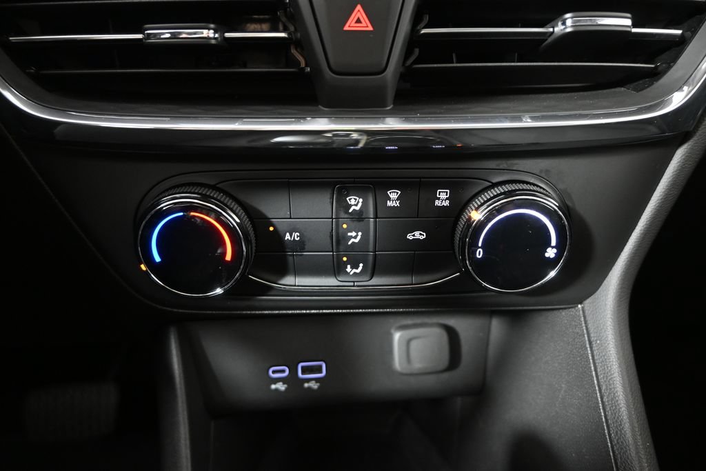 Used 2025 Buick Encore GX Preferred FWD image 29