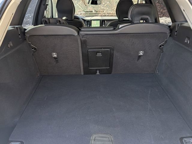 Certified 2025 Volvo XC60 B5 Plus image 30