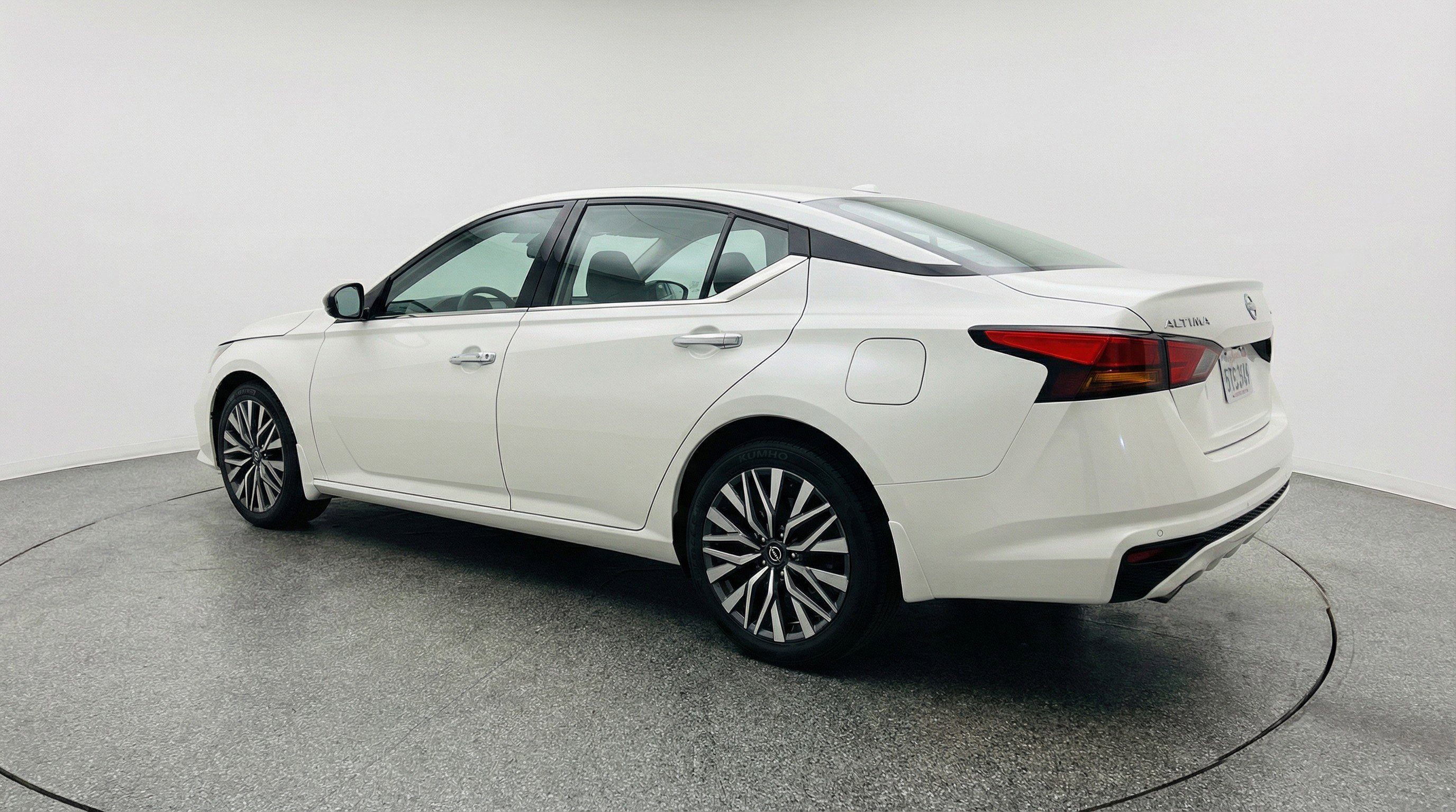 Used 2025 Nissan Altima 2.5 SV image 6