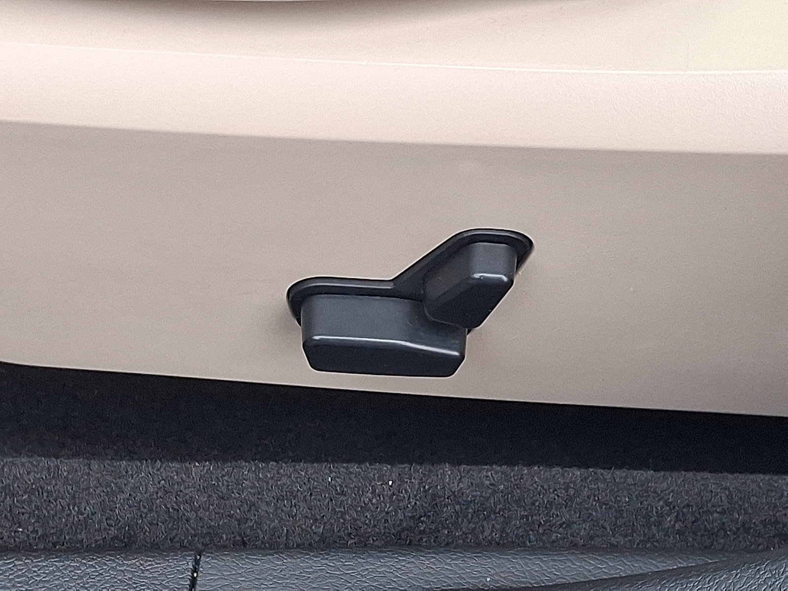 Used 2013 Chrysler 200 Limited w/ Sun/Sound Group image 26