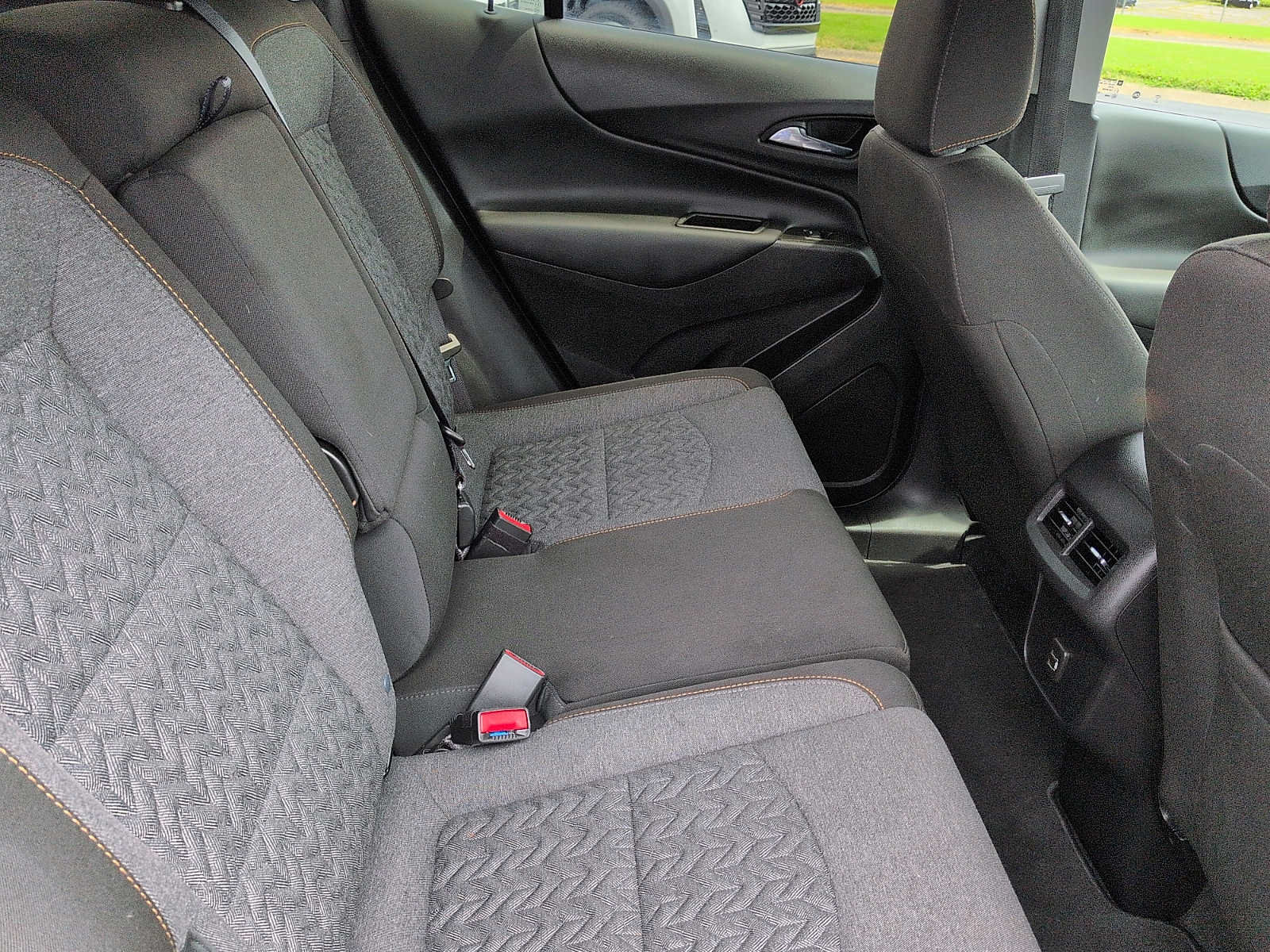 Used 2024 Chevrolet Equinox LT FWD image 11