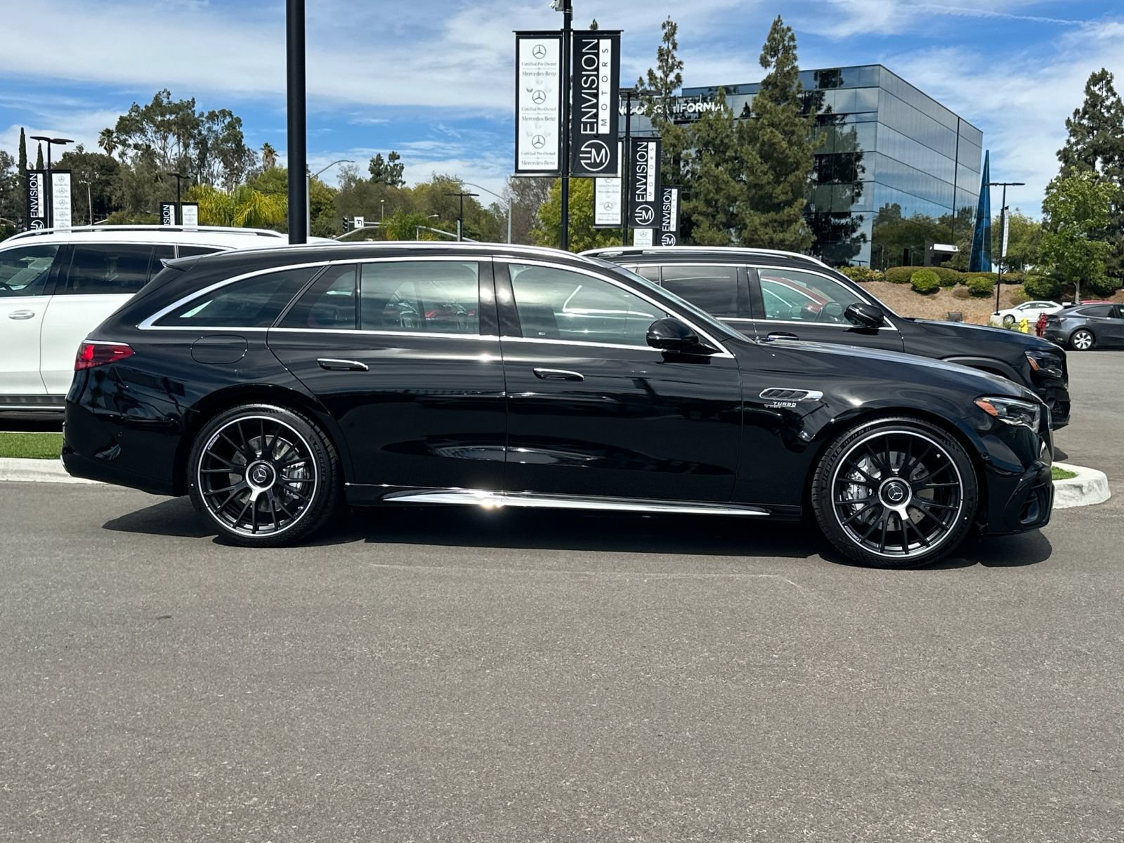 New 2026 Mercedes-Benz E 53 AMG e 4MATIC Wagon image 2
