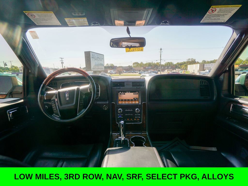 Used 2017 Lincoln Navigator Select image 2