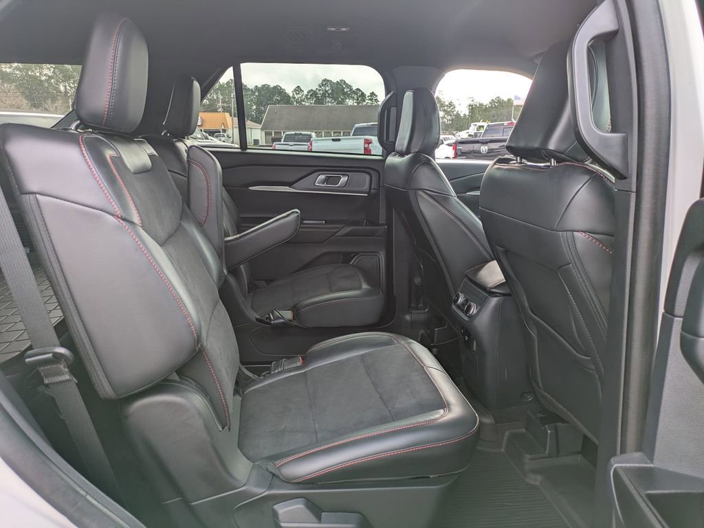 Used 2025 Ford Explorer ST RWD image 28