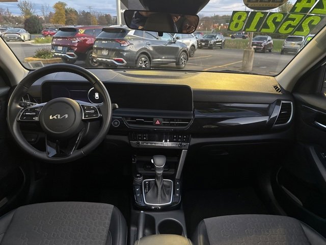 Certified 2024 Kia Seltos X-Line image 9