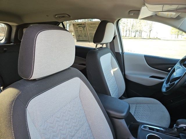 Used 2023 Chevrolet Equinox LT w/ Driver Convenience Package AWD/4WD image 12