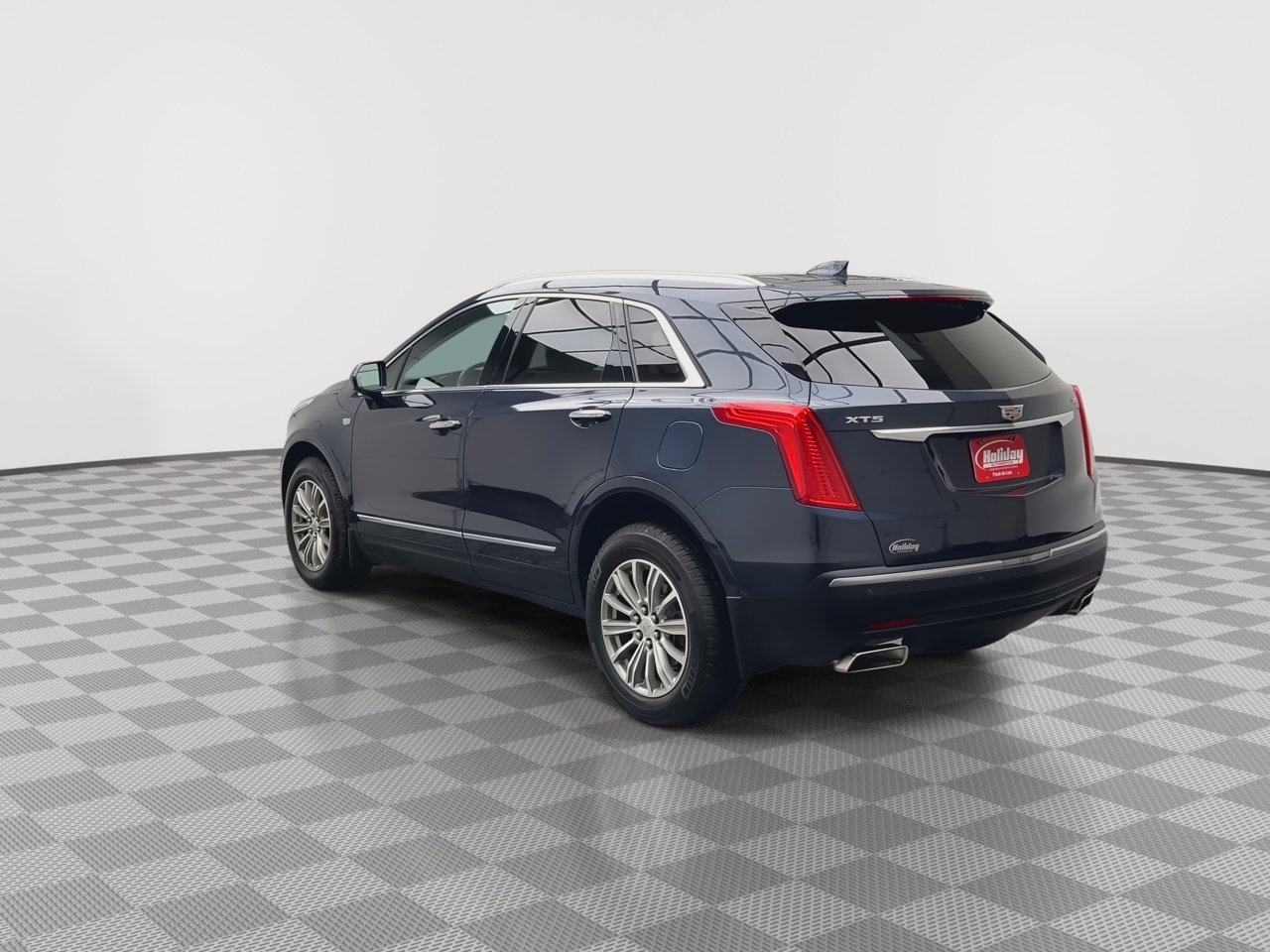Used 2018 Cadillac XT5 Luxury w/ Driver Awareness Package image 2