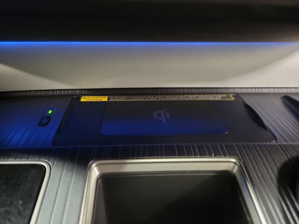 Used 2023 Toyota Sienna XSE w/ XSE Plus Package AWD/4WD image 18