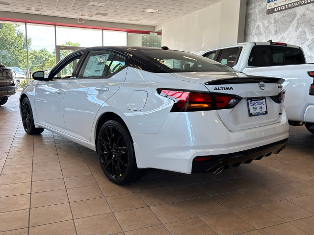 New 2026 Nissan Altima 2.5 SR w/ SR Midnight Edition Package AWD/4WD image 3