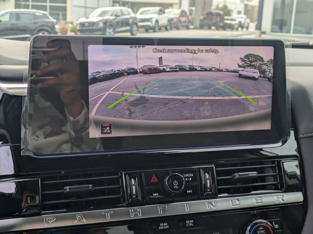 New 2026 Nissan Pathfinder SV image 10