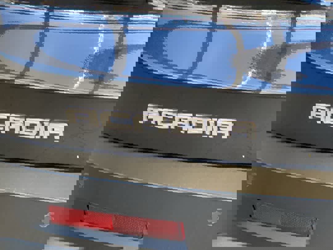 Used 2018 GMC Acadia SLT image 11