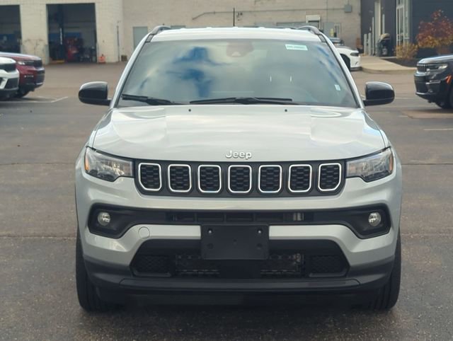 Used 2024 Jeep Compass Latitude AWD/4WD image 8