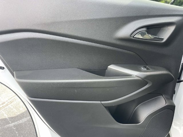 Used 2025 Chevrolet Trax RS w/ Driver Confidence Package FWD image 11