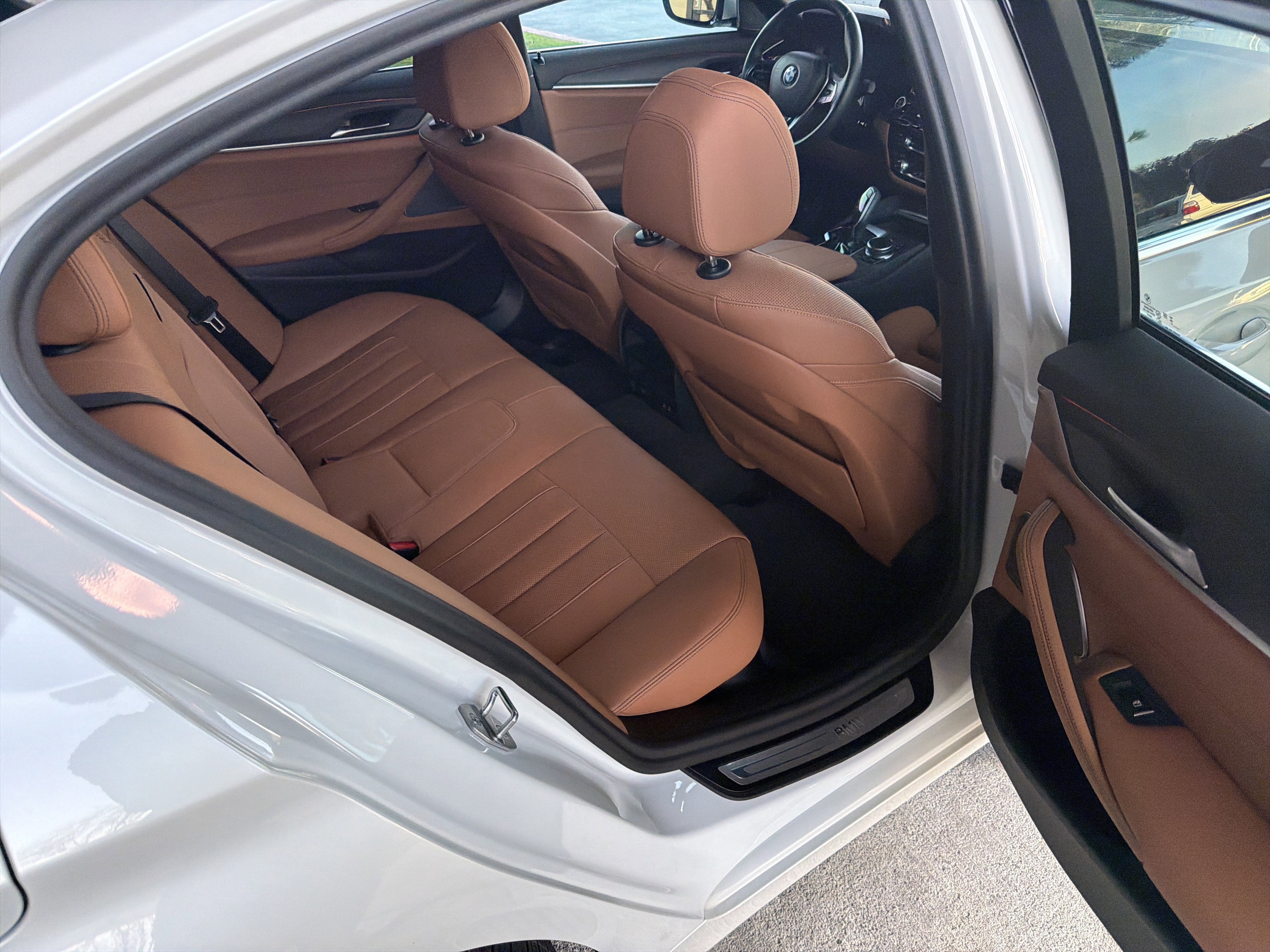 Certified 2023 BMW 540i w/ Premium Package image 61