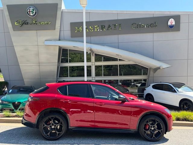 Used 2024 Alfa Romeo Stelvio AWD image 3
