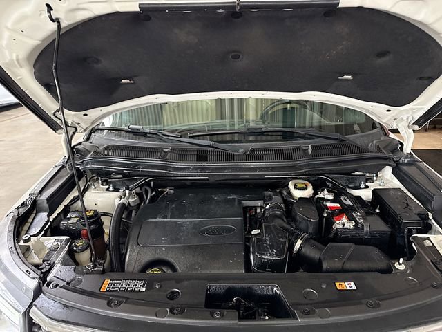 Used 2017 Ford Explorer XLT w/ Equipment Group 202A AWD/4WD image 32