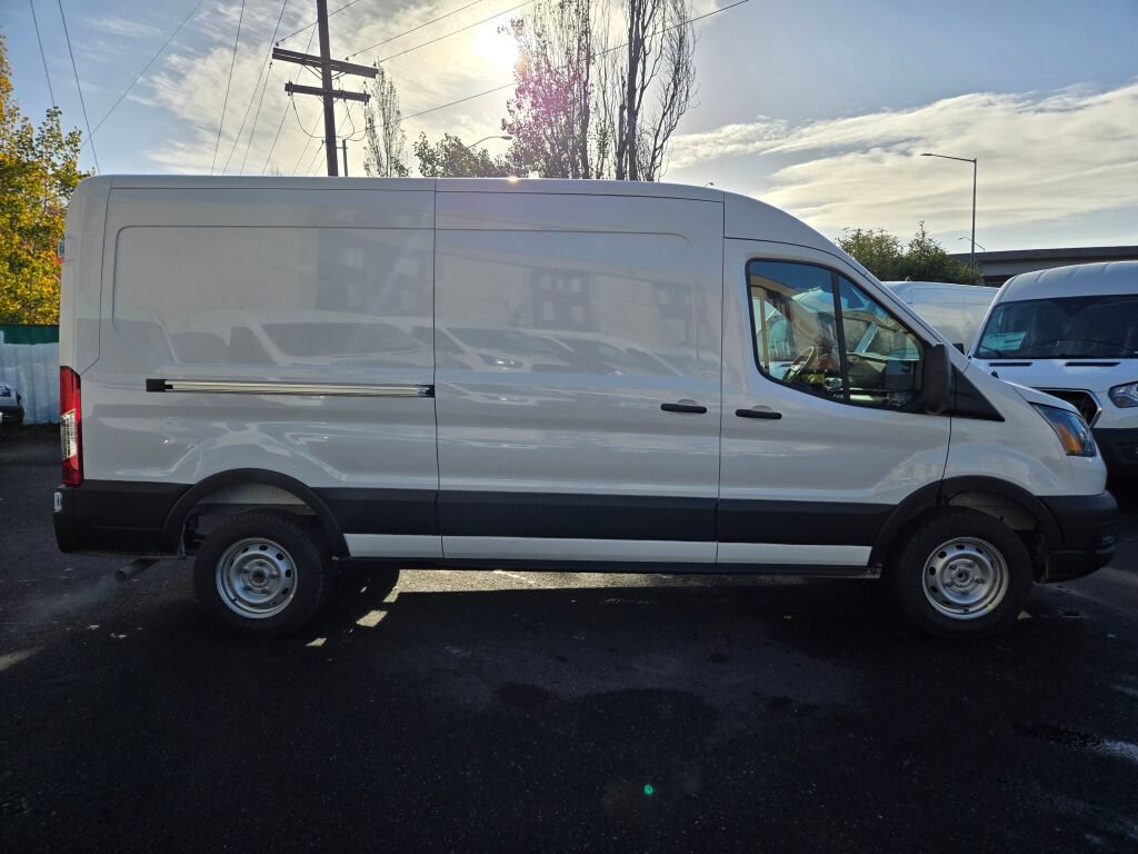 New 2026 Ford Transit 250 148 Medium Roof RWD image 4