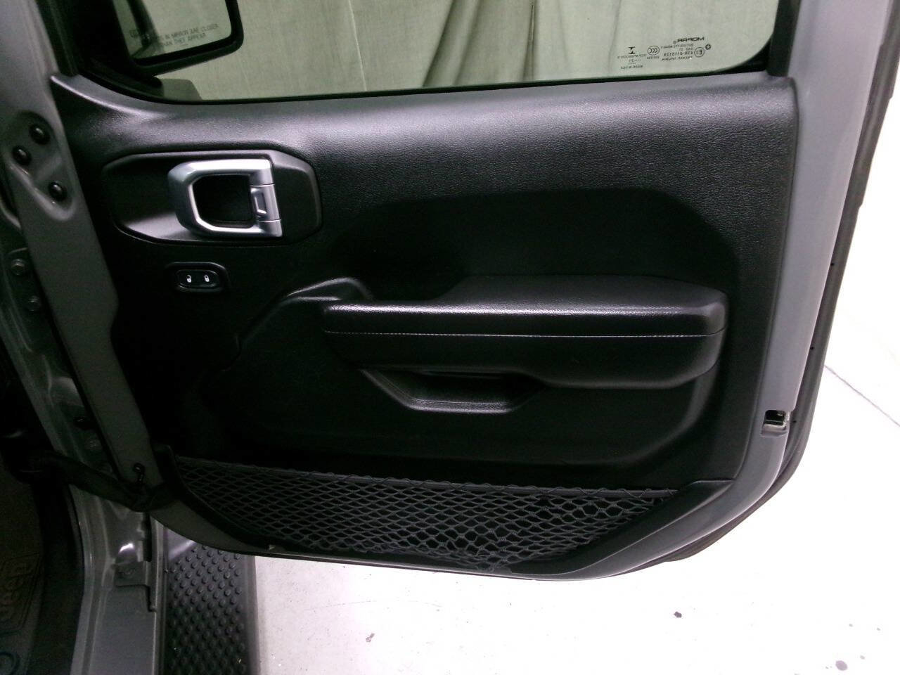 Used 2021 Jeep Wrangler Sport image 22