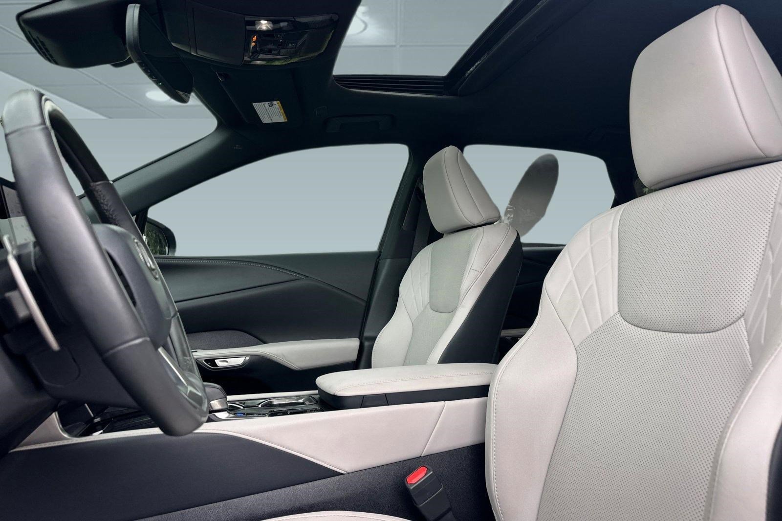 Used 2024 Lexus RX 350 Premium w/ Accessory Package (Z1) image 15