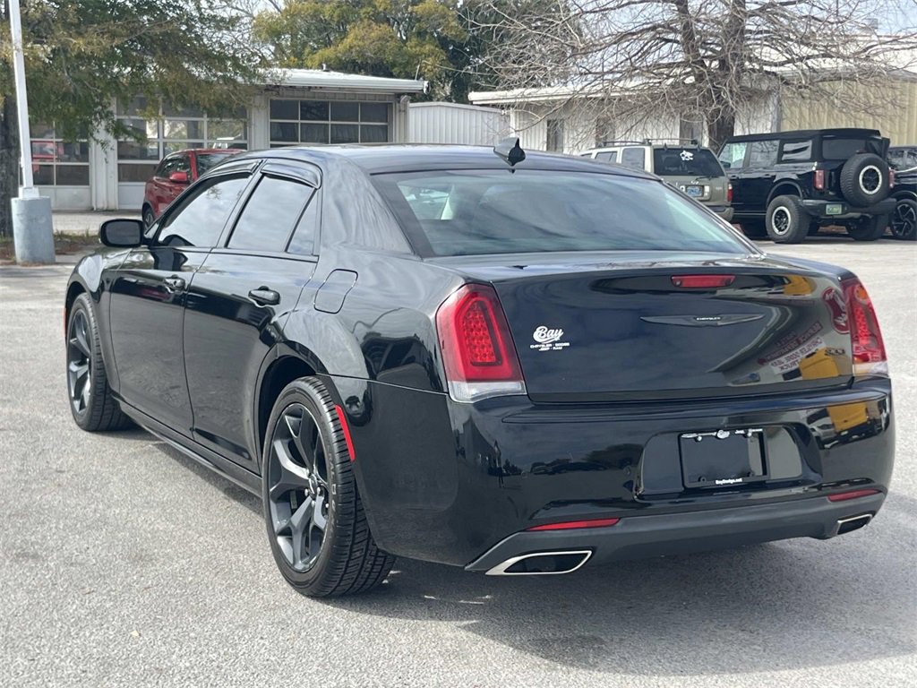 Used 2022 Chrysler 300 Touring L w/ Popular Equipment Group image 3