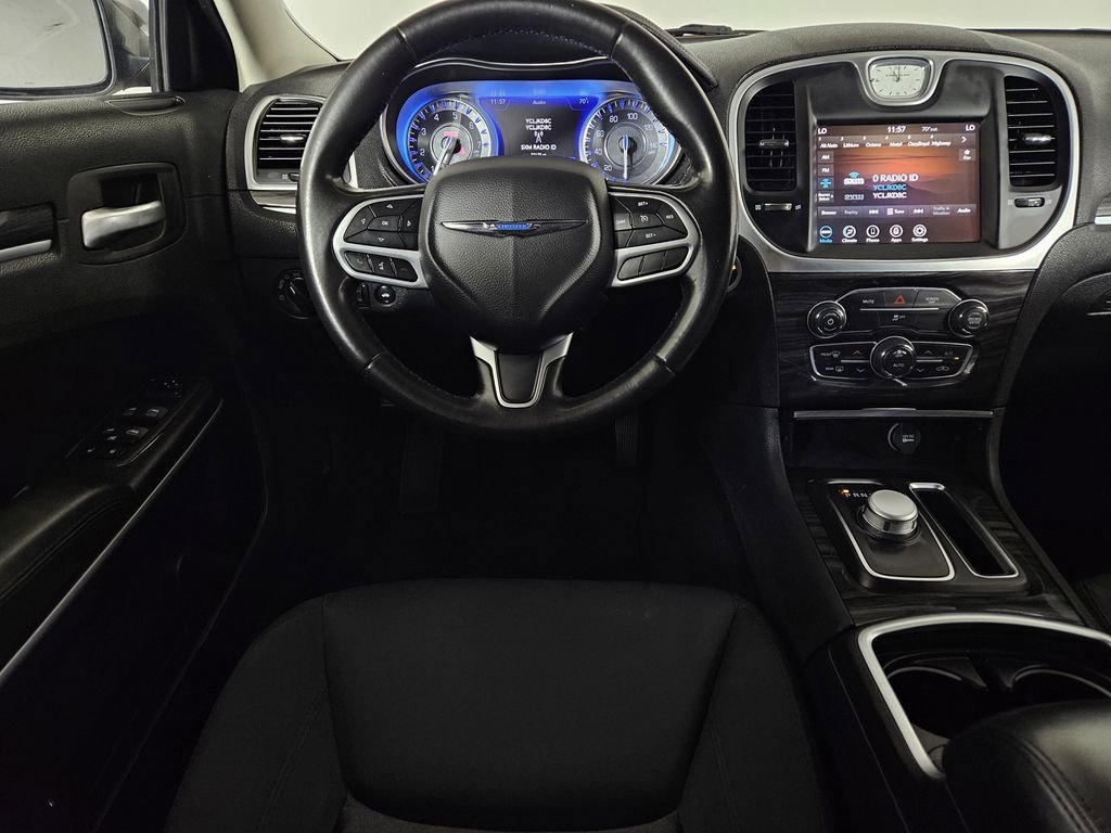 Used 2020 Chrysler 300 Touring w/ Sport Appearance Package RWD image 7