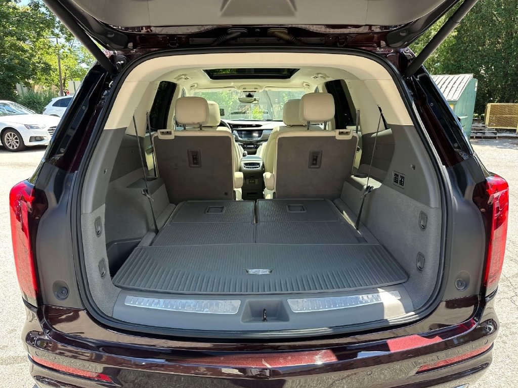 Used 2020 Cadillac XT6 Premium Luxury AWD/4WD image 23