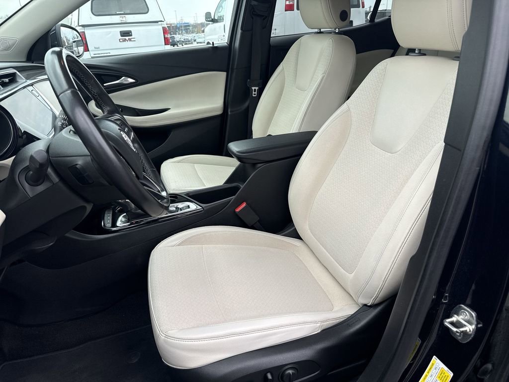 Certified 2020 Buick Encore GX Preferred w/ Sport Touring Package image 24