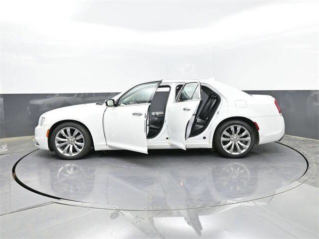 Used 2020 Chrysler 300 Limited image 26