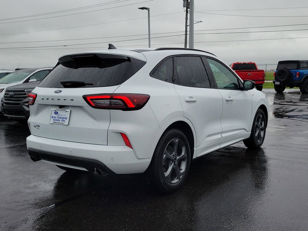 Used 2023 Ford Escape ST-Line w/ Tech Pack #1 FWD image 4