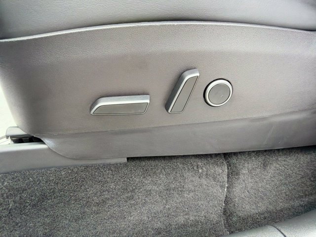 Used 2022 Tesla Model Y Performance AWD/4WD image 22