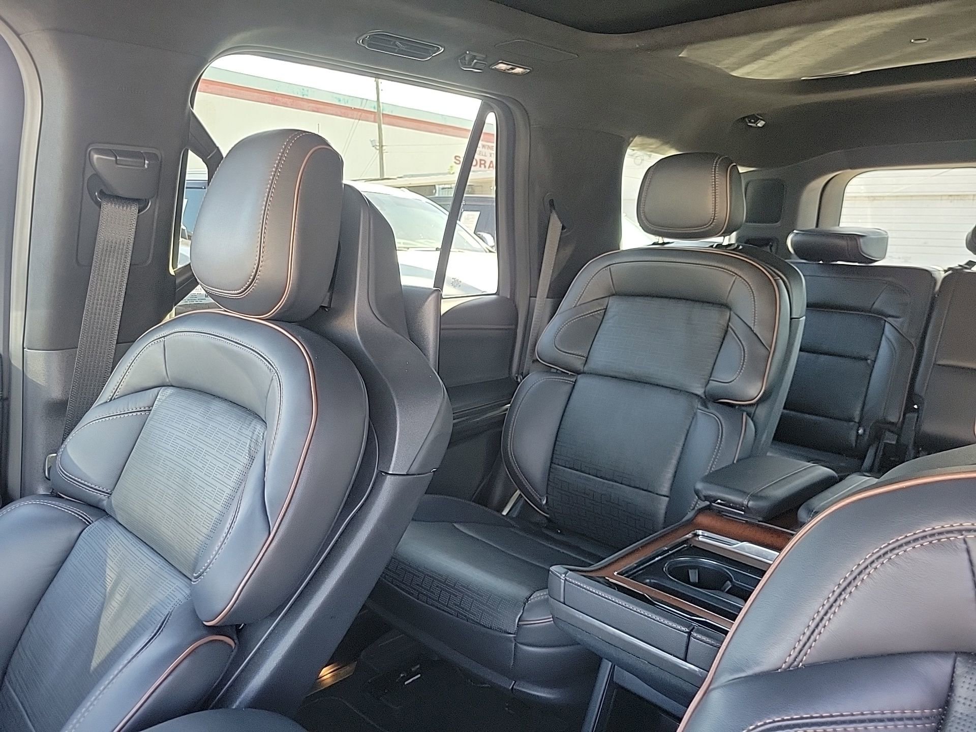 Used 2025 Lincoln Navigator Black Label image 32