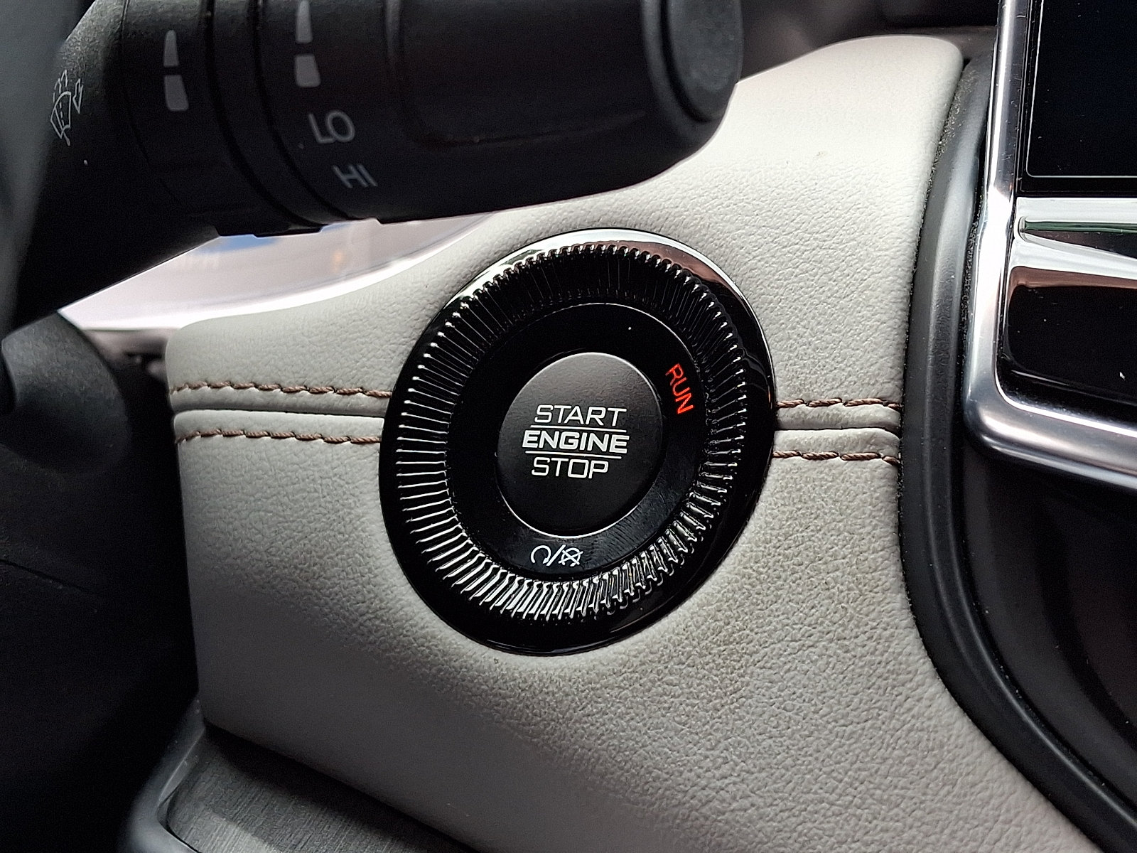 Used 2023 Jeep Compass Limited w/ Elite Group AWD/4WD image 24