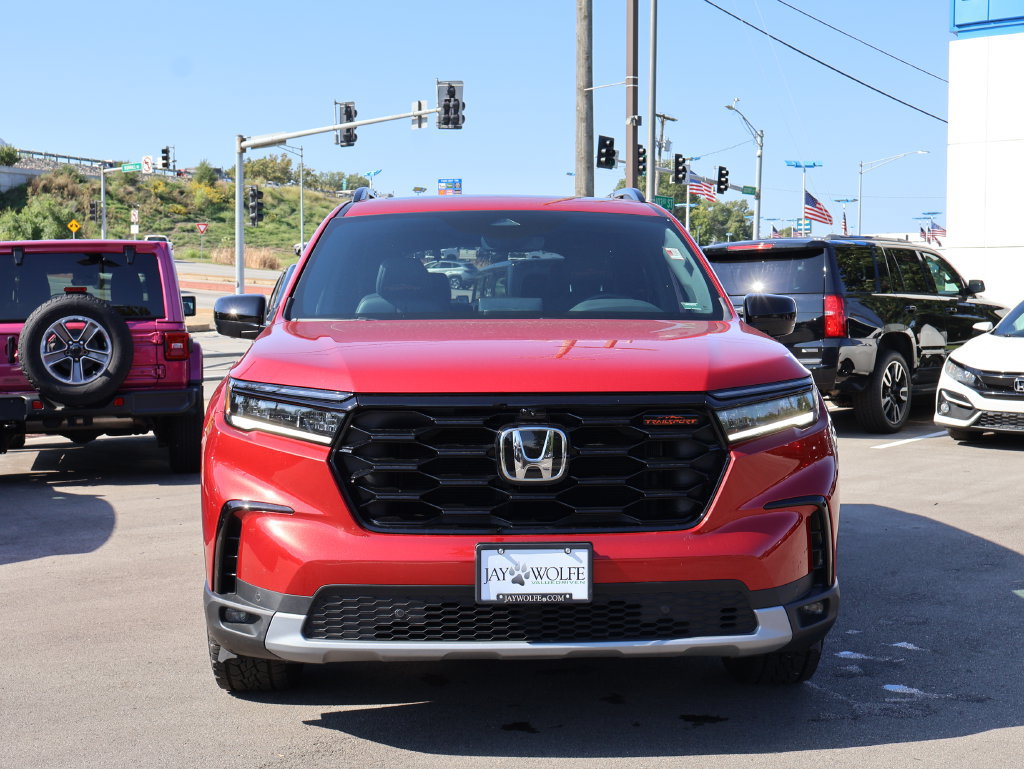 Certified 2025 Honda Pilot TrailSport image 2