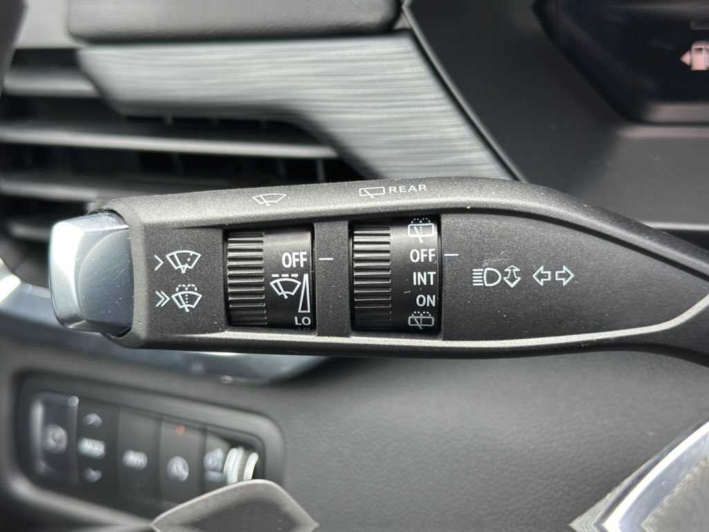 New 2026 GMC Acadia Elevation w/ Elevation Premium Package AWD/4WD image 31