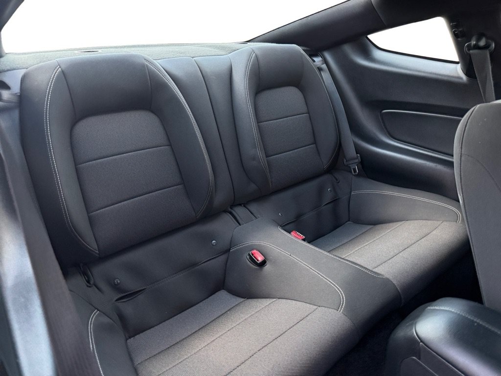 Used 2017 Ford Mustang Coupe RWD image 14