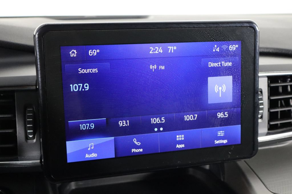 Used 2022 Ford Explorer XLT w/ Equipment Group 202A AWD/4WD image 30